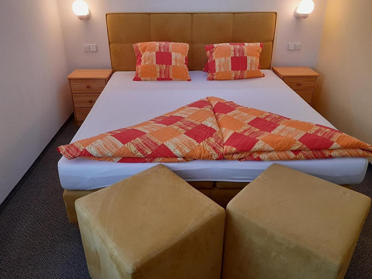 Pension Jana - Wellness Йилемнице Экстерьер фото
